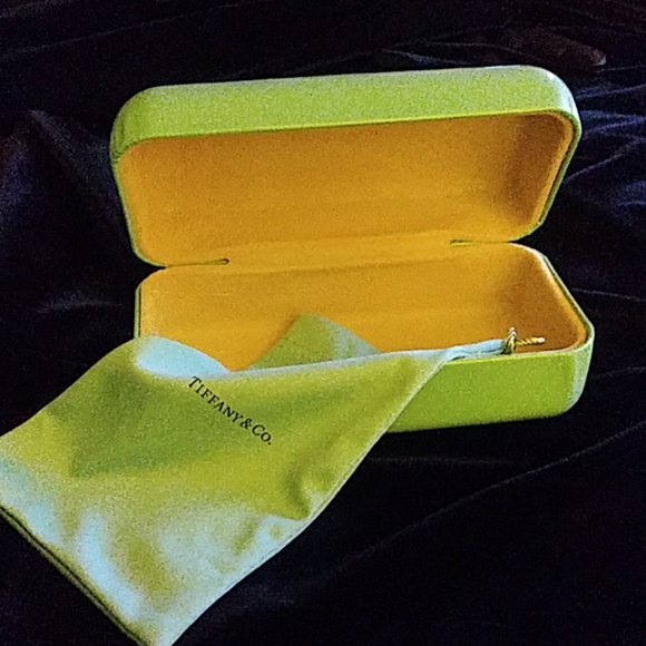 Tiffany & co XL Sunglasses case and dust bag - Picture 3 of 4